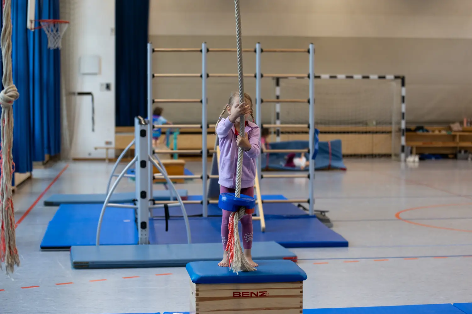 Kinder machen Gymnastik von VfR Umkirch 1923 e.V.