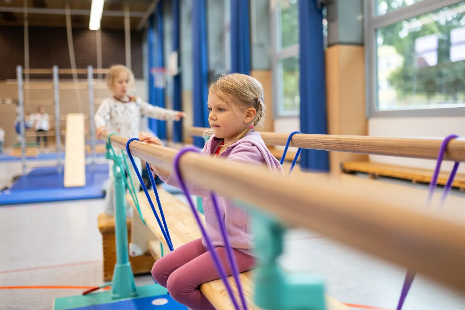 Kinder machen Gymnastik von VfR Umkirch 1923 e.V.