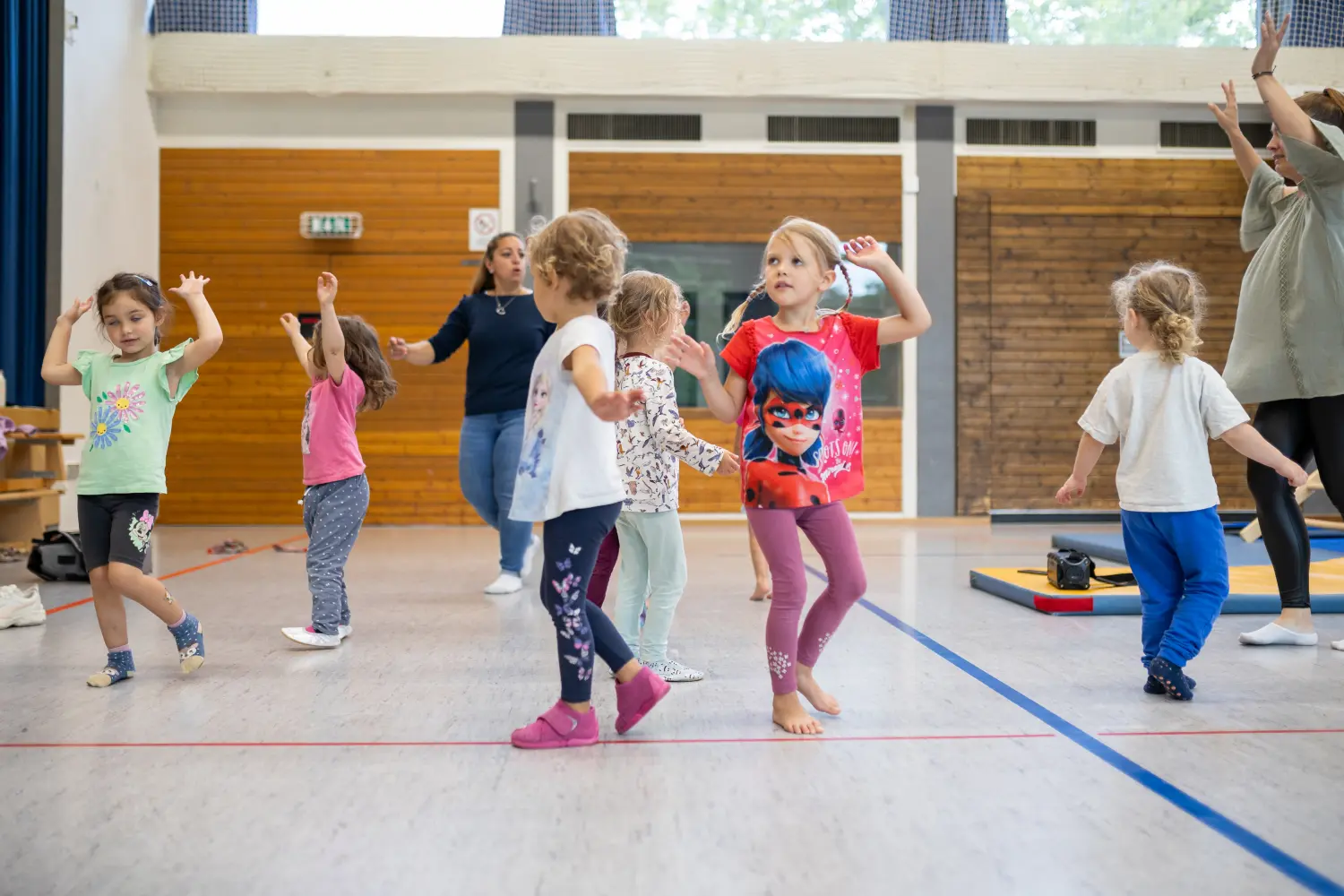 Kinder machen Gymnastik von VfR Umkirch 1923 e.V.