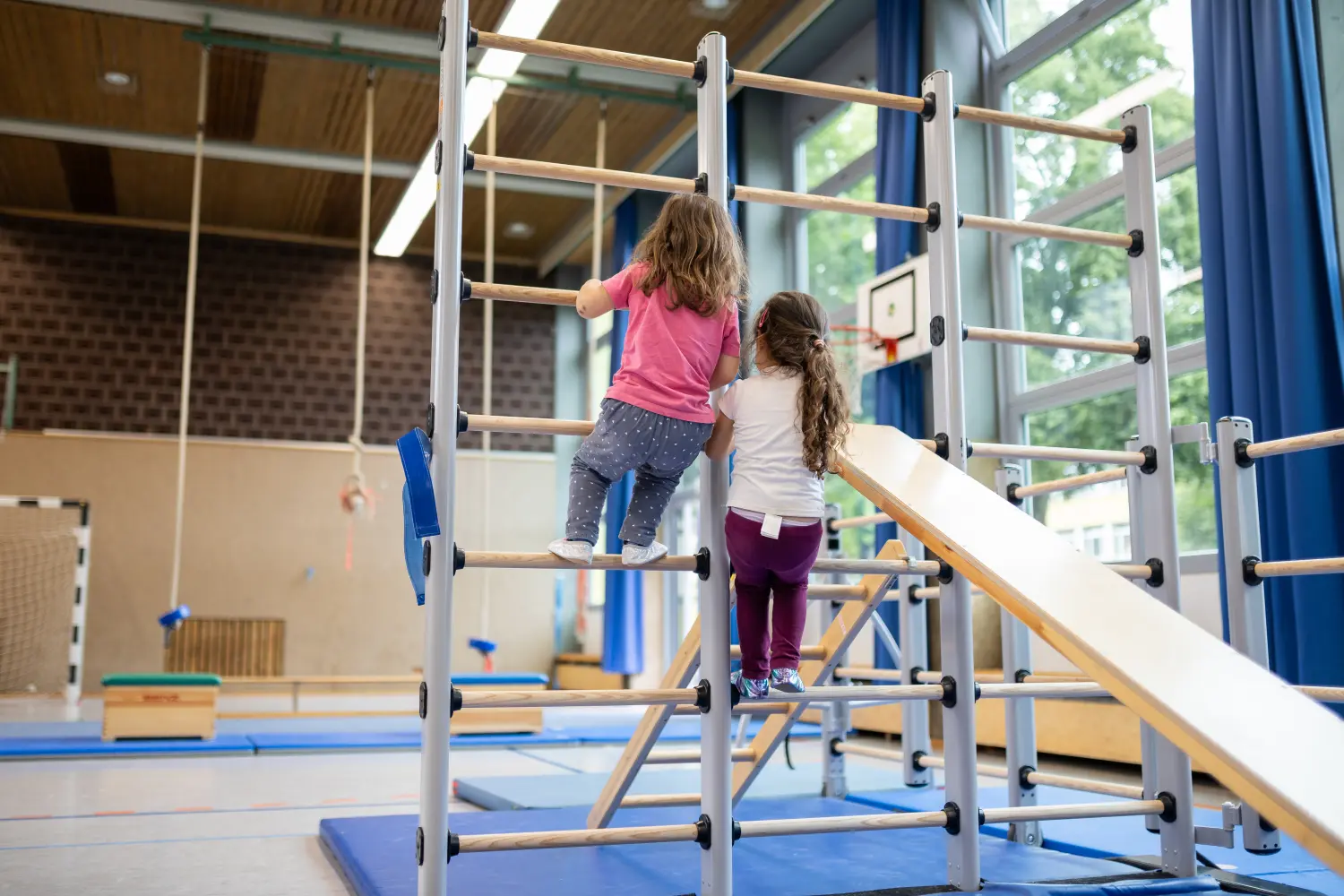 Kinder machen Gymnastik von VfR Umkirch 1923 e.V.