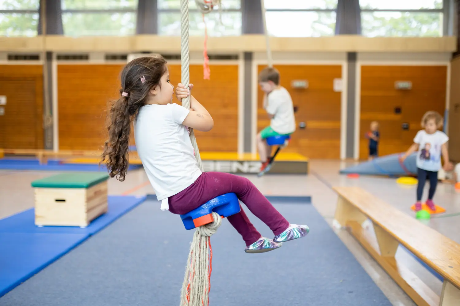 Kinder machen Gymnastik von VfR Umkirch 1923 e.V.