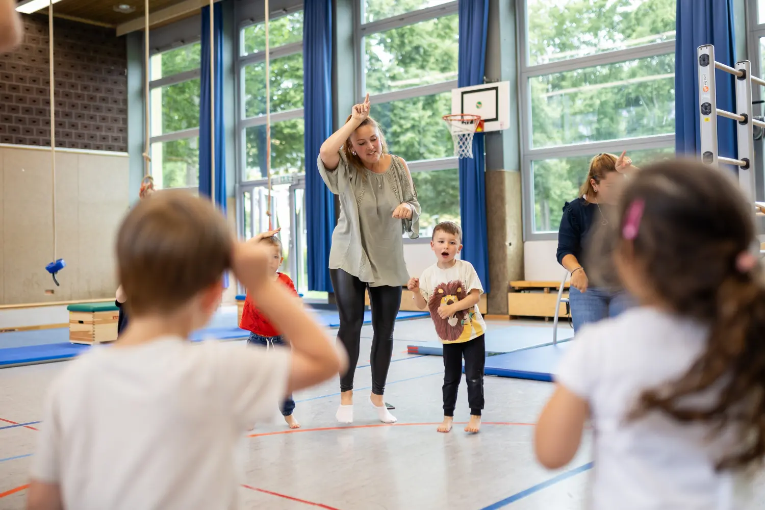 Kinder machen Gymnastik von VfR Umkirch 1923 e.V.