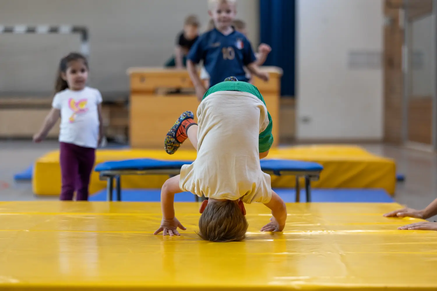 Kinder machen Gymnastik von VfR Umkirch 1923 e.V.