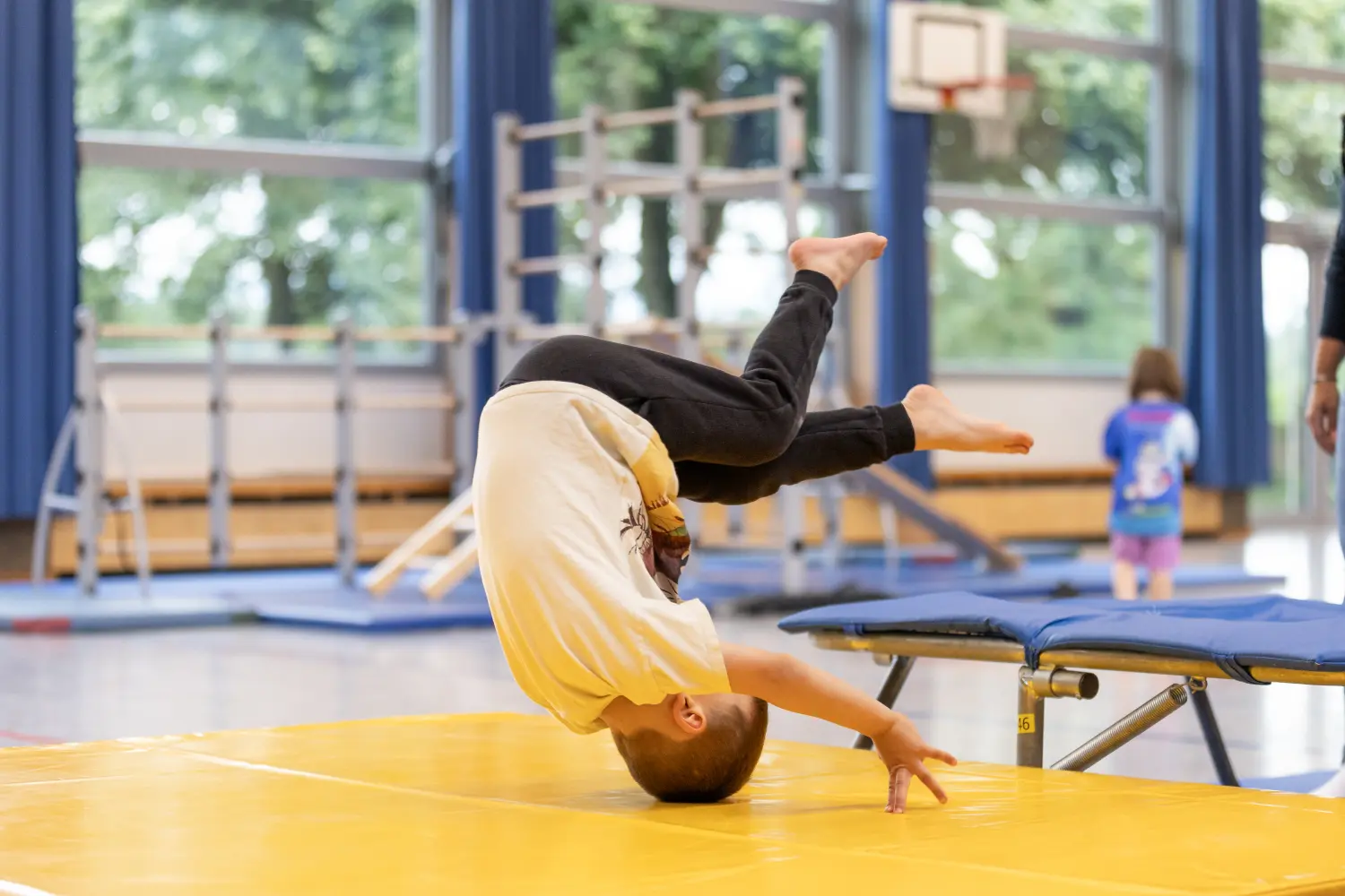 Kinder machen Gymnastik von VfR Umkirch 1923 e.V.