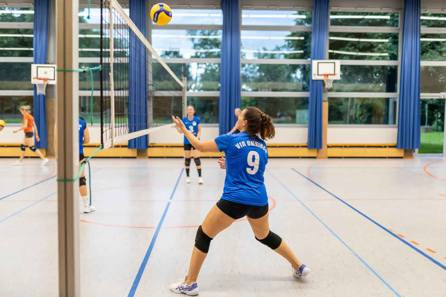 Mädchen spielen Volleball von VfR Umkirch 1923 e.V.