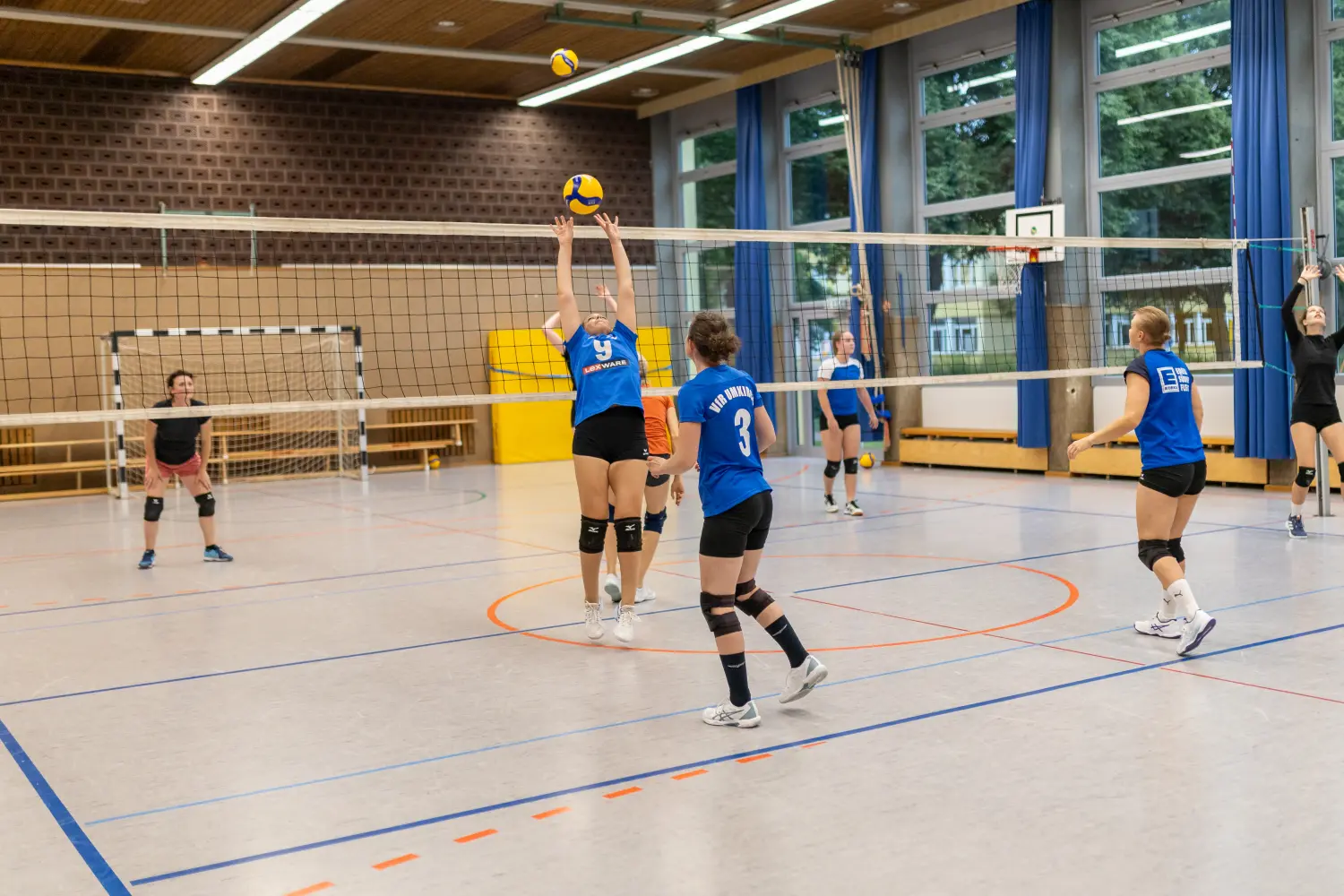 Mädchen spielen Volleball von VfR Umkirch 1923 e.V.